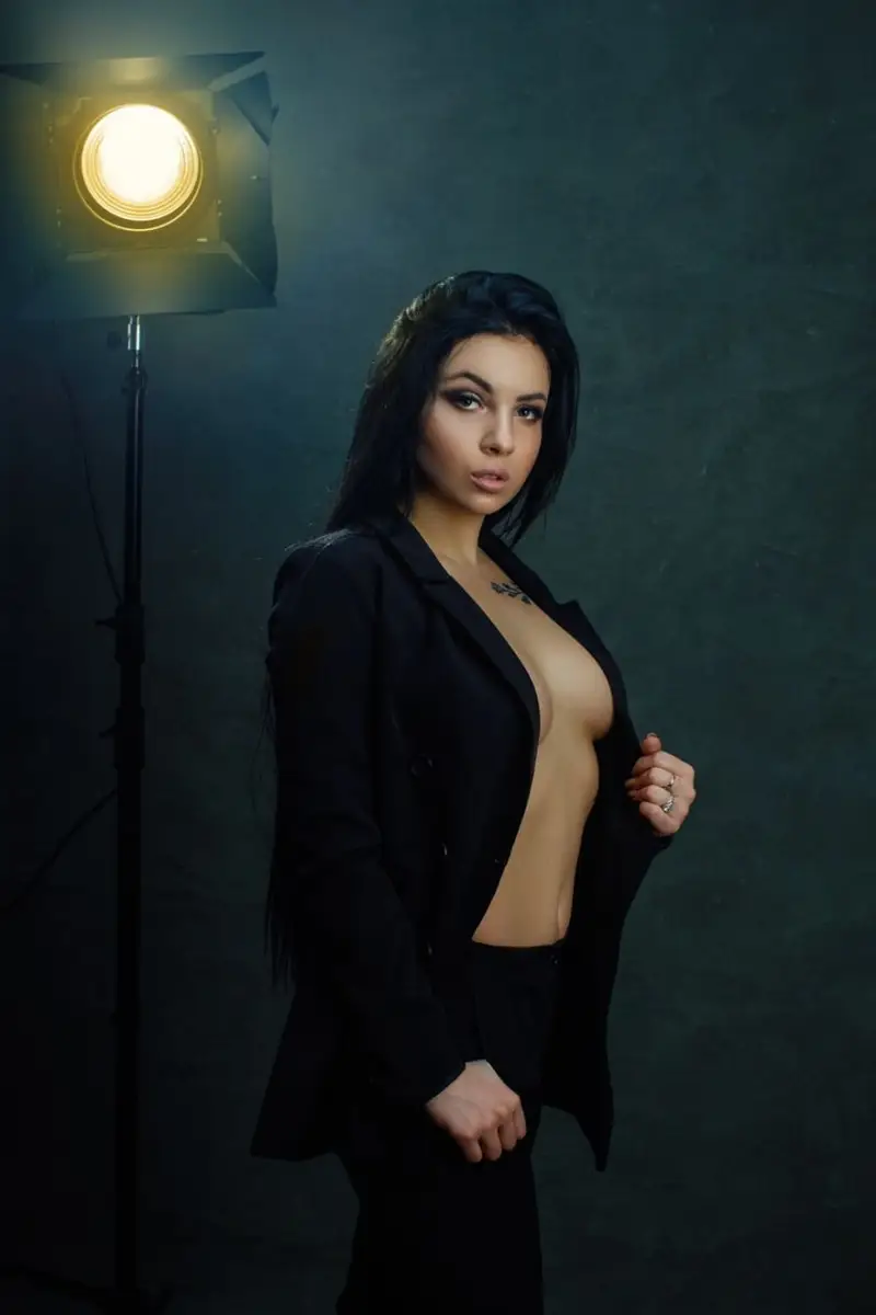 Luna escort in Paris